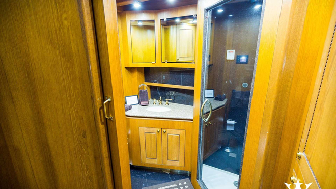 Đã mắt với mobihome hai tầng của tài tử Hollywood, chuẩn biệt thự di động - 5 Đã mắt với mobihome hai tầng của tài tử Hollywood, chuẩn biệt thự di động - 5