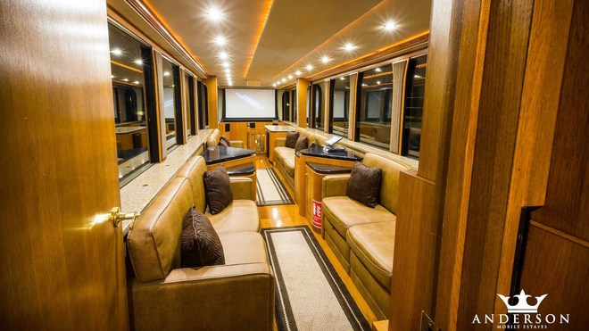 Đã mắt với mobihome hai tầng của tài tử Hollywood, chuẩn biệt thự di động - 6 Đã mắt với mobihome hai tầng của tài tử Hollywood, chuẩn biệt thự di động - 6