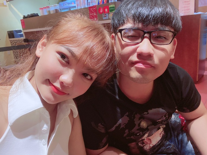 Đám hỏi qua màn hình của cặp đôi 9x gây xôn xao - 2 Đám hỏi qua màn hình của cặp đôi 9x gây xôn xao - 2
