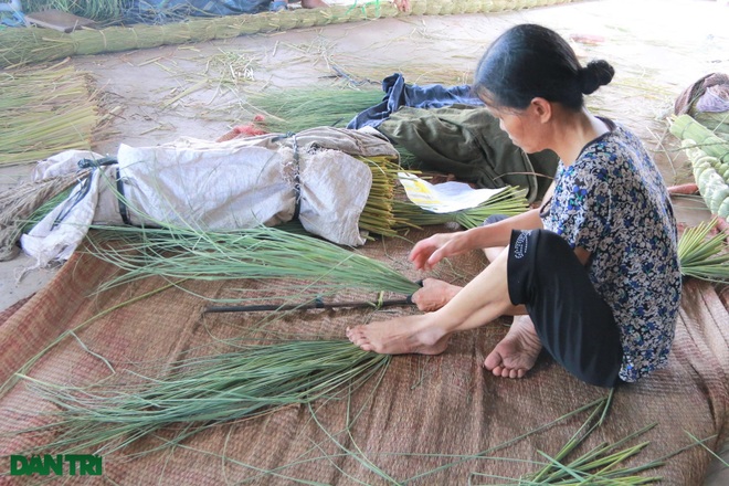 Sống khỏe trong dịch bệnh nhờ cuộn rơm đuôi trâu xuất khẩu sang Nhật - 4 Sống khỏe trong dịch bệnh nhờ cuộn rơm đuôi trâu xuất khẩu sang Nhật - 4