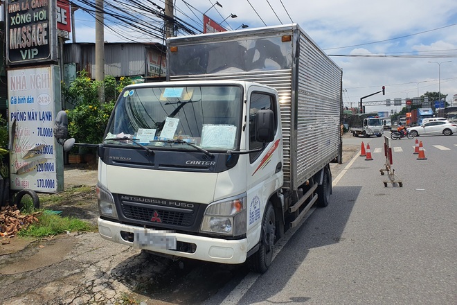 6 F0 vừa hoàn thành cách ly ngồi trong thùng xe tải luồng xanh - 2 6 F0 vừa hoàn thành cách ly ngồi trong thùng xe tải luồng xanh - 2