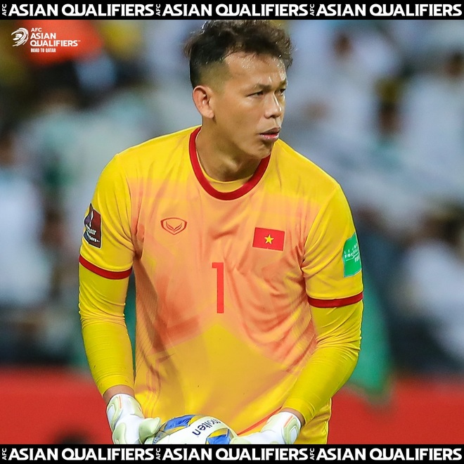 Tấn Trường lọt top 4 thủ môn hay nhất vòng loại World Cup - 1 Tấn Trường lọt top 4 thủ môn hay nhất vòng loại World Cup - 1