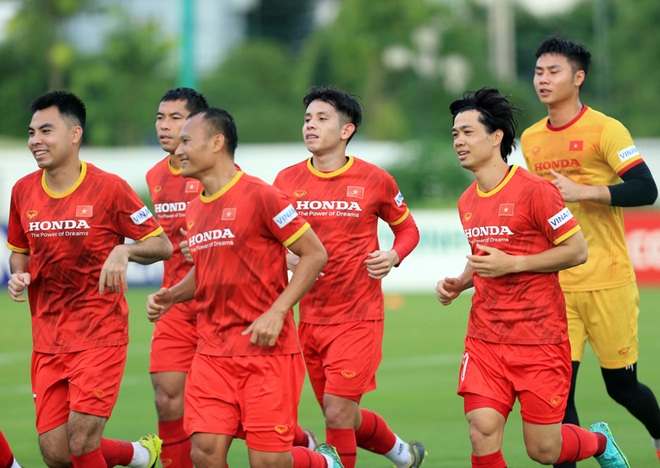 Công Phượng lập cú đúp, đội tuyển Việt Nam thắng đàn em U22 - 2