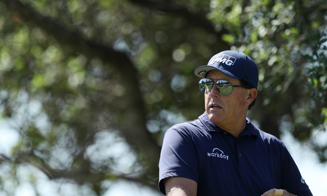 Cú đánh siêu dị của lão đại Phil Mickelson - 1 Cú đánh siêu dị của lão đại Phil Mickelson - 1