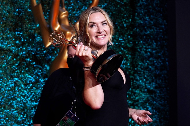 Phim về Hoàng gia Anh và Kate Winslet thắng lớn tại Emmy 2021 - 2