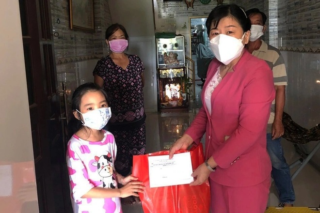 Giám đốc Sở kể chuyện gia cảnh bé 28 ngày tuổi mồ côi mẹ vì Covid-19 - 3 Giám đốc Sở kể chuyện gia cảnh bé 28 ngày tuổi mồ côi mẹ vì Covid-19 - 3