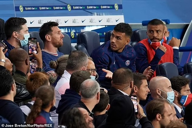 Messi hụt siêu phẩm, Icardi hóa người hùng giúp PSG thắng Lyon - 7 Messi hụt siêu phẩm, Icardi hóa người hùng giúp PSG thắng Lyon - 7