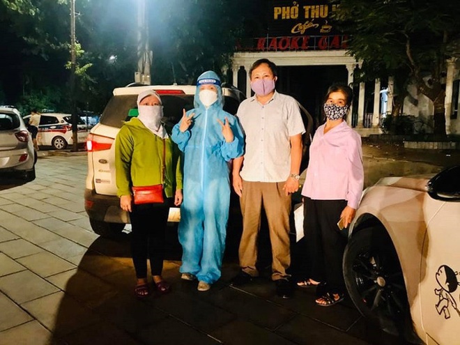 Người phụ nữ lái xe hàng ngàn km chở bệnh nhân về nhà miễn phí - 1 Người phụ nữ lái xe hàng ngàn km chở bệnh nhân về nhà miễn phí - 1