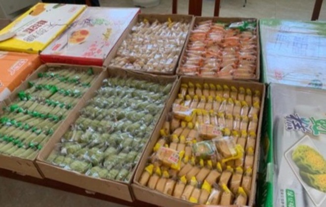 Phát hiện lượng lớn bánh trung thu không đảm bảo, đồ chơi trẻ em nhập lậu - 1 Phát hiện lượng lớn bánh trung thu không đảm bảo, đồ chơi trẻ em nhập lậu - 1