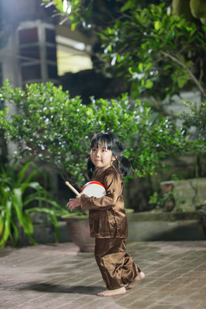 Ký ức Trung thu xưa ùa về qua bộ ảnh Đêm hội Trăng rằm - 5 Ký ức Trung thu xưa ùa về qua bộ ảnh Đêm hội Trăng rằm - 5