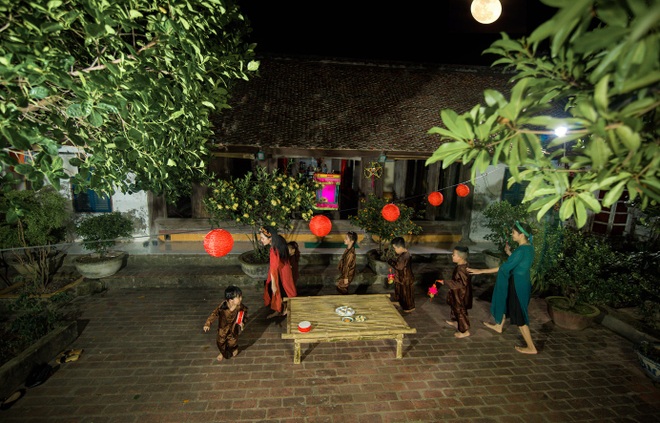 Ký ức Trung thu xưa ùa về qua bộ ảnh Đêm hội Trăng rằm - 6 Ký ức Trung thu xưa ùa về qua bộ ảnh Đêm hội Trăng rằm - 6