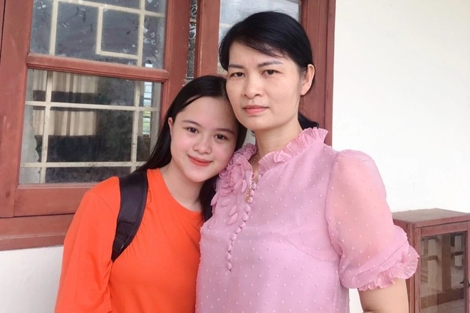 Lộ diện 2 nữ thủ khoa sư phạm Văn xinh đẹp đạt 31,25 điểm đầu vào - 4 Lộ diện 2 nữ thủ khoa sư phạm Văn xinh đẹp đạt 31,25 điểm đầu vào - 4