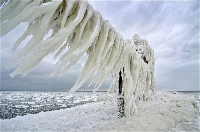 Sững sờ với vẻ đẹp của các ngọn hải đăng ở Mỹ khi tuyết phủ dày - 2