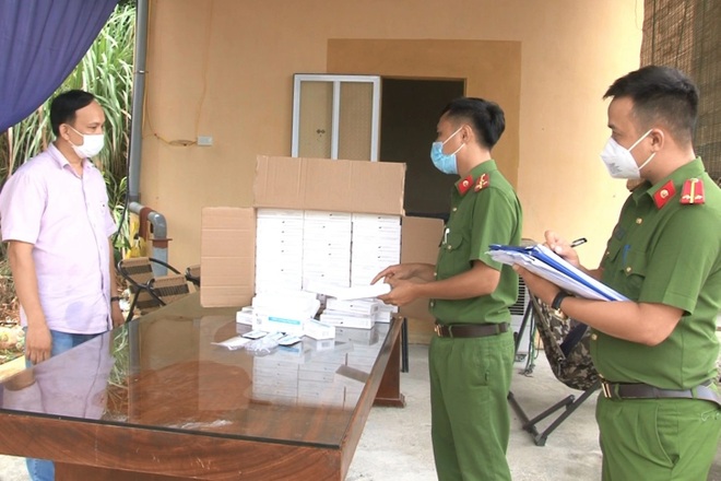 Thu giữ 1.000 que test nhanh Covid-19 lậu từ Hà Nội về Ninh Bình - 1
