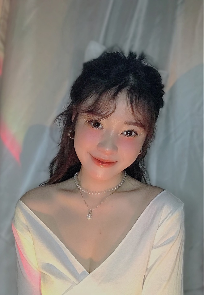 Hot girl gác bằng đại học giáo viên, rẽ hướng sang nghề trang điểm - 3