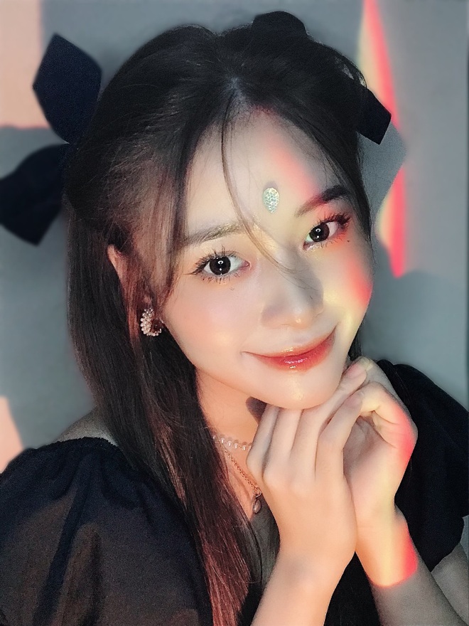 Hot girl gác bằng đại học giáo viên, rẽ hướng sang nghề trang điểm - 4