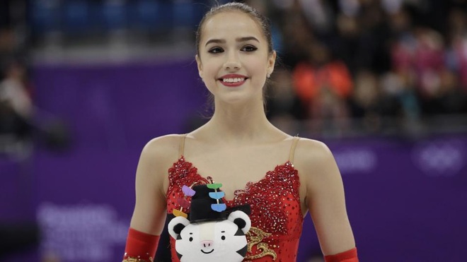 Những nàng búp bê Nga xinh đẹp và quyến rũ trên sân trượt băng - 2