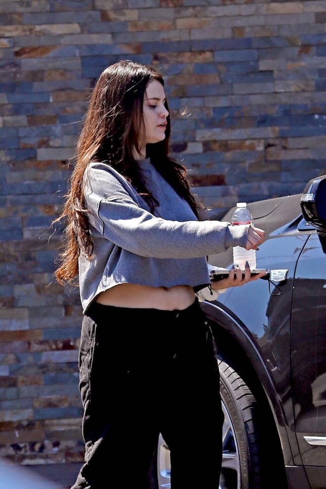 Selena Gomez lại tăng cân - 2