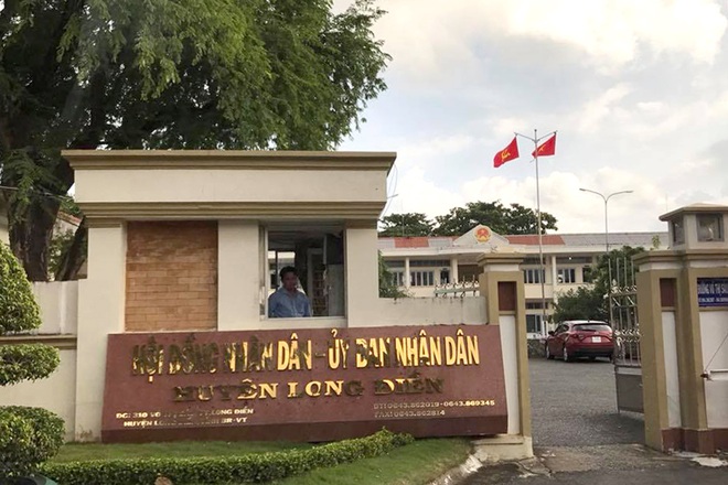 Chủ tịch huyện ở Bà Rịa-Vũng Tàu đi làm lại sau một ngày nộp đơn từ chức - 1 Chủ tịch huyện ở Bà Rịa-Vũng Tàu đi làm lại sau một ngày nộp đơn từ chức - 1