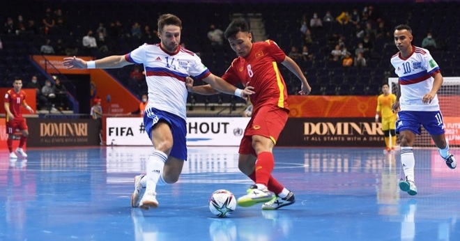 Những khoảnh khắc quả cảm của cầu thủ futsal Việt Nam trước Nga - 17 Những khoảnh khắc quả cảm của cầu thủ futsal Việt Nam trước Nga - 17