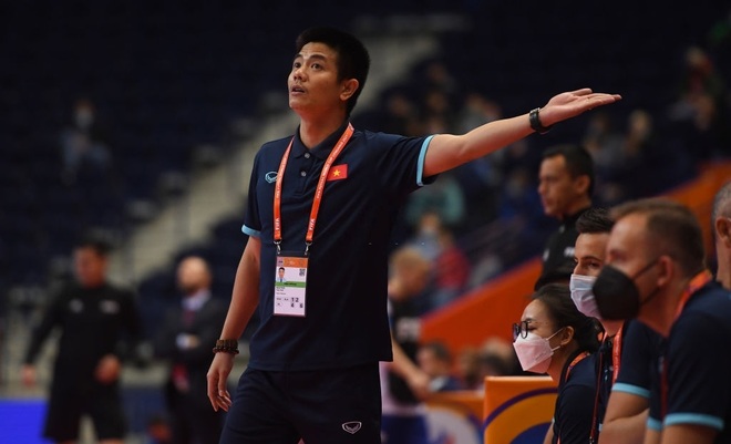 Những khoảnh khắc quả cảm của cầu thủ futsal Việt Nam trước Nga - 13 Những khoảnh khắc quả cảm của cầu thủ futsal Việt Nam trước Nga - 13