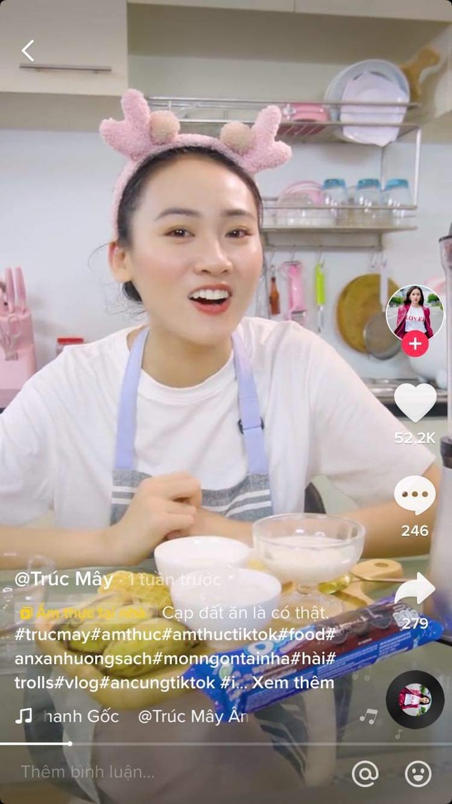 Hot TikToker xinh đẹp gây sốt với clip cạp đất mà ăn giả mà như thật - 1 Hot TikToker xinh đẹp gây sốt với clip cạp đất mà ăn giả mà như thật - 1
