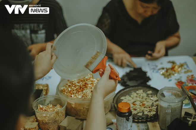 Làng nhà giàu nhộn nhịp ngày mở cửa trở lại - 9 Làng nhà giàu nhộn nhịp ngày mở cửa trở lại - 9