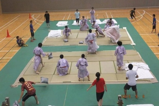 Ném gối - Từ trò chơi cho trẻ em thành môn thể thao phổ biến ở Nhật - 1