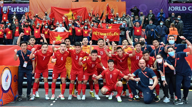 Futsal Việt Nam thi đấu kiên cường: Cố gắng hết sức, tại sao phải cúi đầu? - 3 Futsal Việt Nam thi đấu kiên cường: Cố gắng hết sức, tại sao phải cúi đầu? - 3