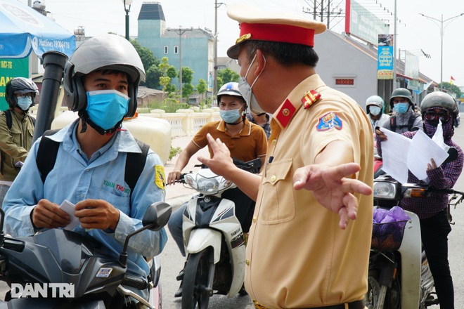 Người đàn ông tưởng được qua chốt vào Hà Nội chỉ với... căn cước công dân - 3