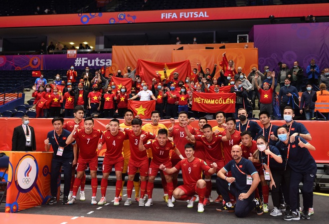 CĐV thế giới ngả mũ trước màn trình diễn của tuyển futsal Việt Nam - 1