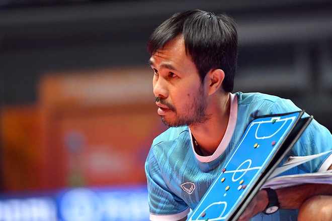 HLV Phạm Minh Giang mắc Covid-19 ở World Cup - 1 HLV Phạm Minh Giang mắc Covid-19 ở World Cup - 1