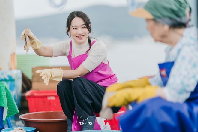 Hometown Cha-Cha-Cha: Điệu cha cha cha dung dị chữa lành trái tim - 4 Hometown Cha-Cha-Cha: Điệu cha cha cha dung dị chữa lành trái tim - 4