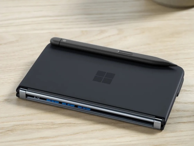 Cận cảnh Surface Duo 2 - Smartphone 2 màn hình giá 1.500 USD của Microsoft - 7 Cận cảnh Surface Duo 2 - Smartphone 2 màn hình giá 1.500 USD của Microsoft - 7