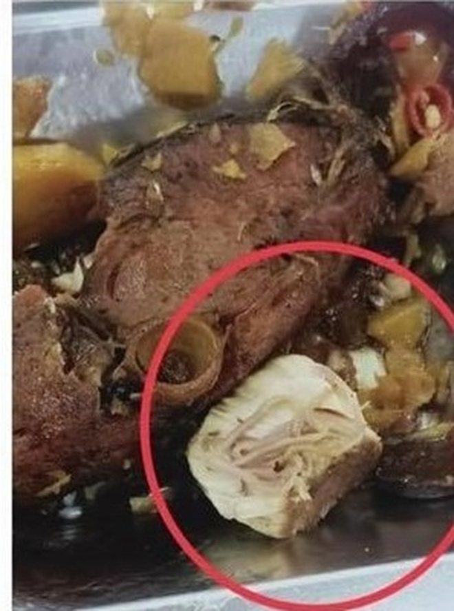 Giám sát chặt vệ sinh thực phẩm sau khi công nhân phản ánh bữa ăn ca có sán - 1 Giám sát chặt vệ sinh thực phẩm sau khi công nhân phản ánh bữa ăn ca có sán - 1
