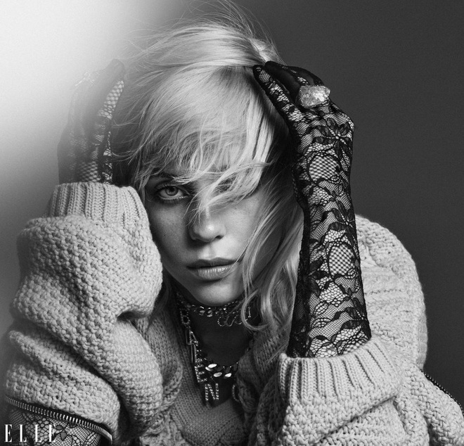 Nữ ca sĩ Billie Eilish mất 100.000 fan vì bức ảnh khoe vòng một - 18 Nữ ca sĩ Billie Eilish mất 100.000 fan vì bức ảnh khoe vòng một - 18