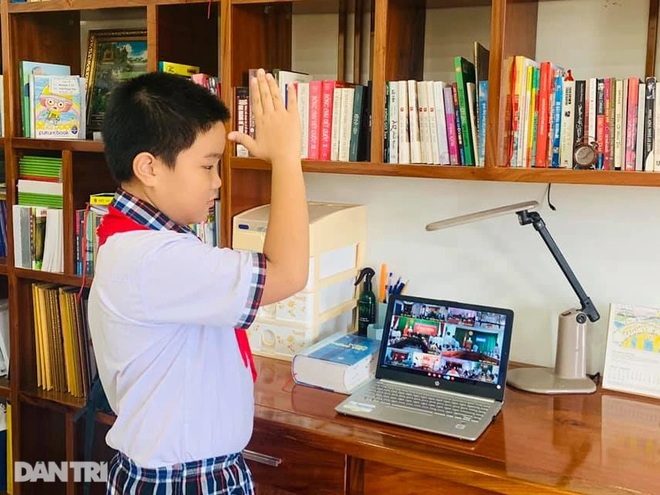 Thứ trưởng Bộ GD-ĐT: Nỗ lực để học sinh học trực tuyến tử tế, chất lượng - 2 Thứ trưởng Bộ GD-ĐT: Nỗ lực để học sinh học trực tuyến tử tế, chất lượng - 2
