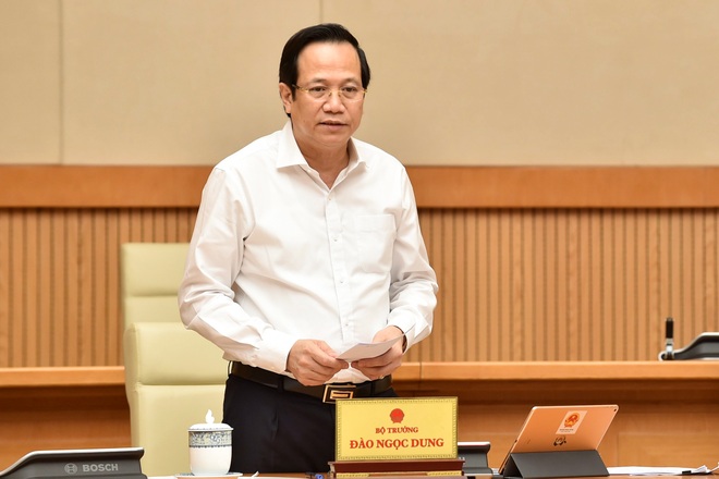 Bộ trưởng Lao động nói về tình trạng phát nhầm, nhận nhầm tiền hỗ trợ - 1 Bộ trưởng Lao động nói về tình trạng phát nhầm, nhận nhầm tiền hỗ trợ - 1