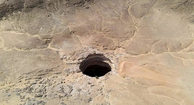 Bên dưới giếng địa ngục bí ẩn ở Yemen có gì? - 1 Bên dưới giếng địa ngục bí ẩn ở Yemen có gì? - 1