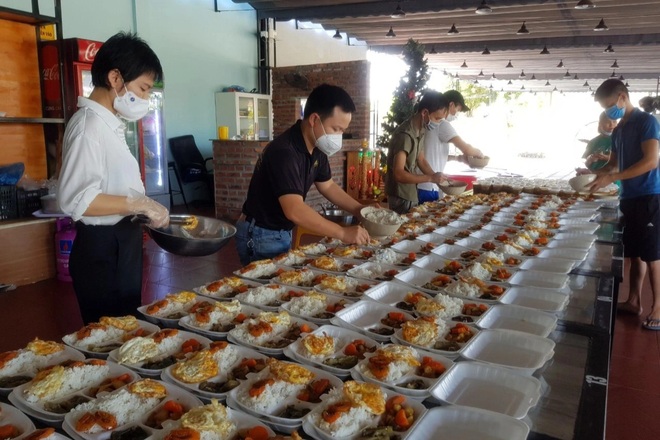 Cơm thiện nguyện Cơm thiện nguyện