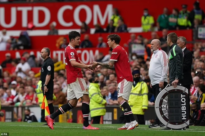 Man Utd tổn thất cực nặng sau trận thua sốc trước Aston Villa - 4