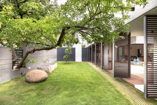 Ngôi nhà rộng 700 m2 có 3 khoảng sân, được xem là thánh địa yên bình - 3 Ngôi nhà rộng 700 m2 có 3 khoảng sân, được xem là thánh địa yên bình - 3