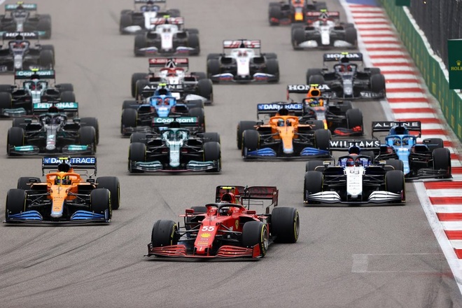 Hamilton giành chiến thắng chặng thứ 100, ghi danh vào lịch sử giải F1 - 2