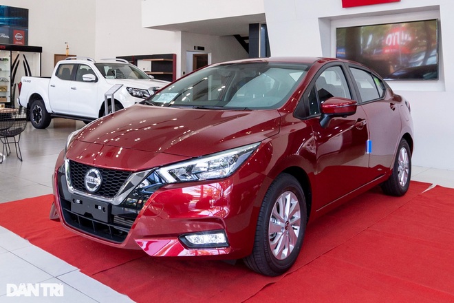 Chi tiết Nissan Almera tại đại lý, cạnh tranh trực tiếp với Vios, Accent - 1 Chi tiết Nissan Almera tại đại lý, cạnh tranh trực tiếp với Vios, Accent - 1