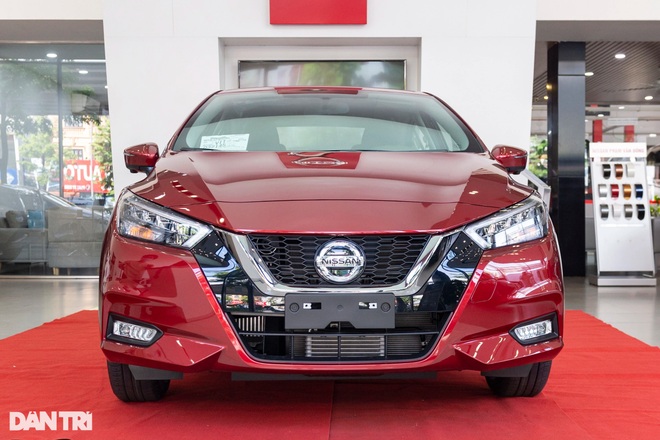 Chi tiết Nissan Almera tại đại lý, cạnh tranh trực tiếp với Vios, Accent - 3 Chi tiết Nissan Almera tại đại lý, cạnh tranh trực tiếp với Vios, Accent - 3