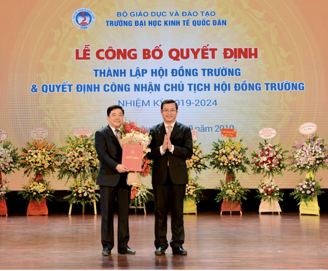 Ai là người đứng đầu cơ sở giáo dục đại học công lập? - 1 Ai là người đứng đầu cơ sở giáo dục đại học công lập? - 1