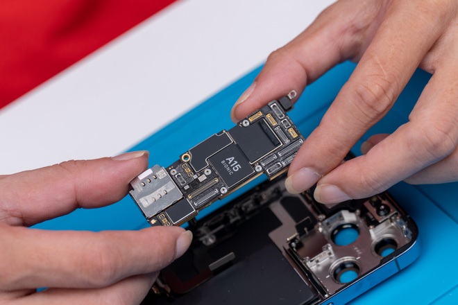 Bên trong chiếc iPhone 13 Pro vừa về Việt Nam - 3 Bên trong chiếc iPhone 13 Pro vừa về Việt Nam - 3