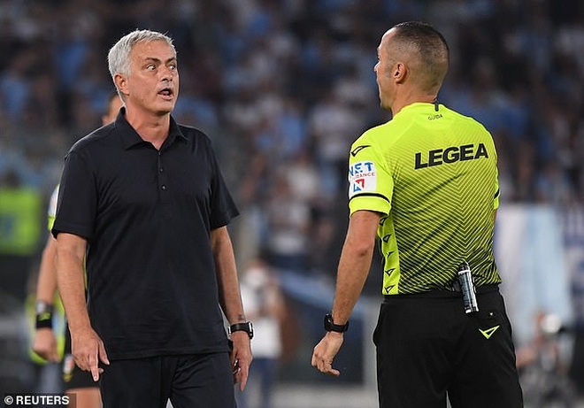 HLV Mourinho nhận thất bại cay đắng ở trận derby Roma - 5 HLV Mourinho nhận thất bại cay đắng ở trận derby Roma - 5