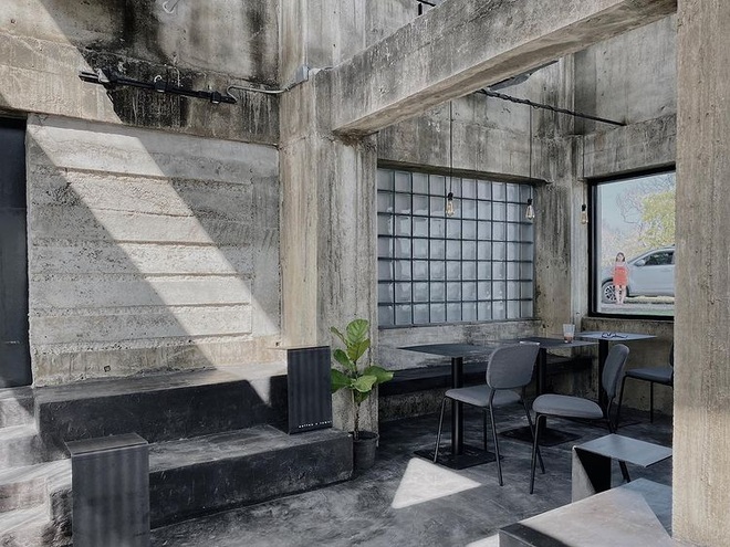 Quán cà phê 6 tầng như nhà bỏ hoang hút khách khám phá tại Thái Lan - 4