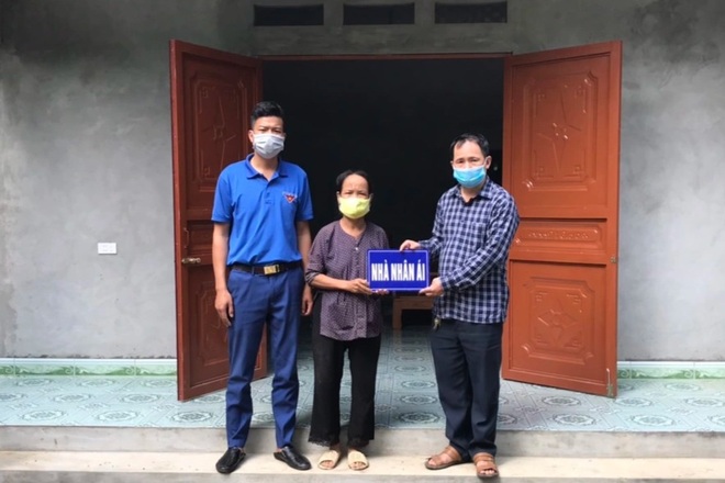 Bà mẹ sinh 10 người con đón nhận Ngôi nhà Nhân ái do bạn đọc giúp đỡ - 1 Bà mẹ sinh 10 người con đón nhận Ngôi nhà Nhân ái do bạn đọc giúp đỡ - 1